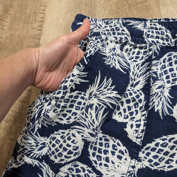 St. John's Bay Linen Blend Tropical Pineapple Shorts Blue and White - Picture 2 of 7